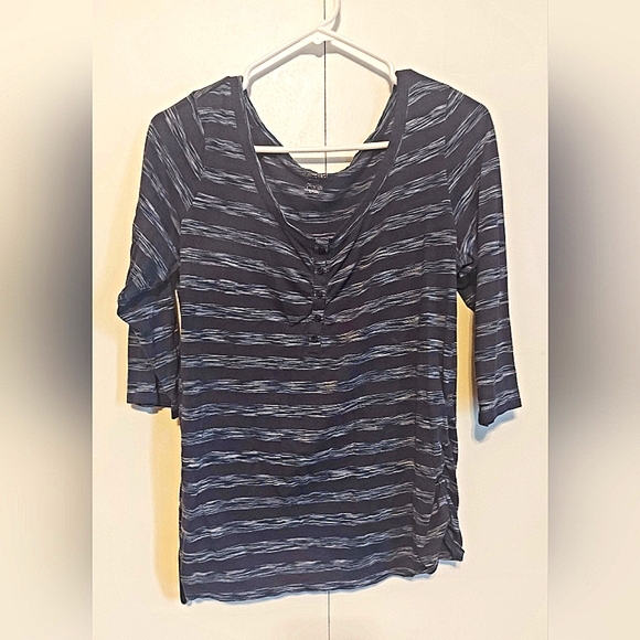 Motherhood Tops - 🎉HP🎉 Maternity/Nursing/breastfeeding top Motherhood ladies large